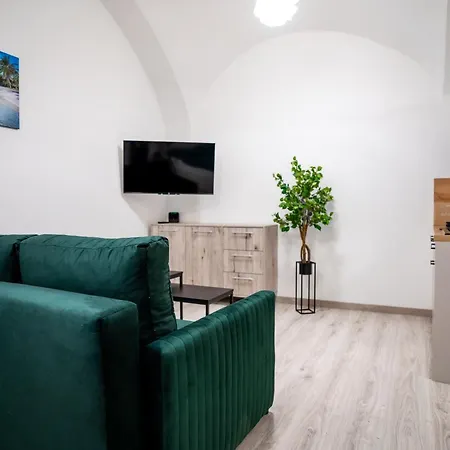 Cozy Main Square I With Breakfast Apartment *