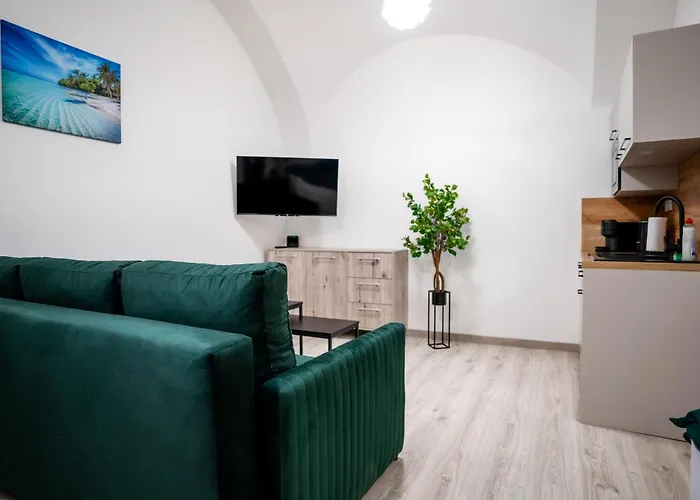 Cozy Main Square I With Breakfast Apartment *